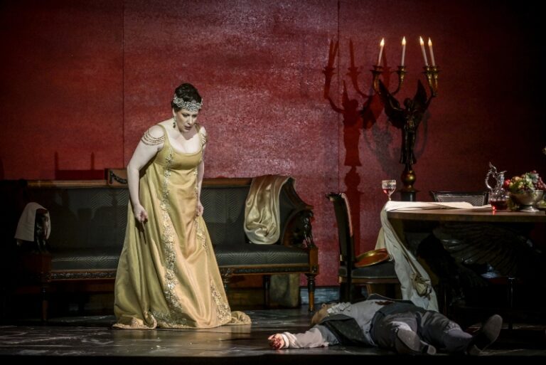 CRITIQUE, opéra. PARIS, Opéra Bastille, le 2 décembre 2025. PUCCINI : Tosca. J. Kaufmann, S. Hernandez, L. Tézier… Pierre Audi / Oksana Lyniv