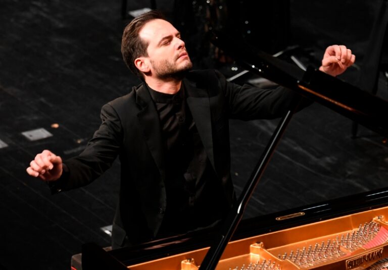 CRITIQUE, concert. PARIS, Théâtre des Champs Elysées, le 26 janvier 2026. SCHUBERT / LISZT. Francesco Piemontesi (piano)