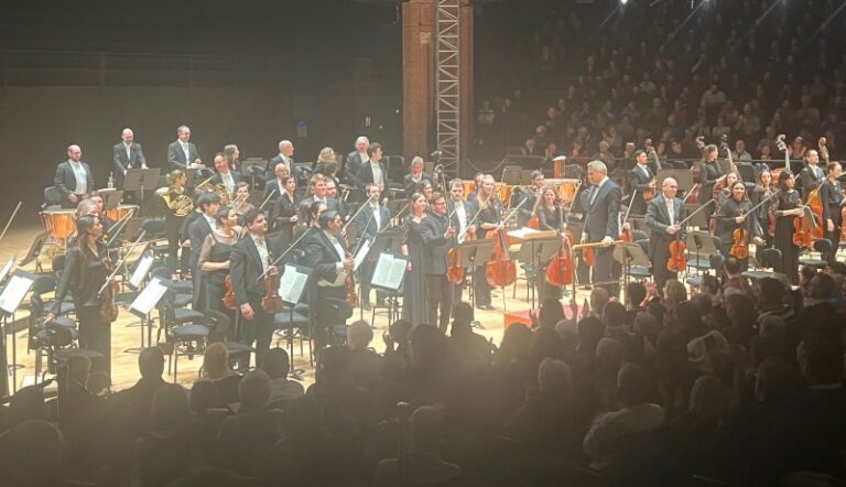 CRITIQUE, concert. TOULOUSE, Halle aux Grains, le 16 janvier 2026. MENDELSSOHN / BRAHMS. Chad HOOPES (violon), ONCT, Markus POSCHNER (direction)