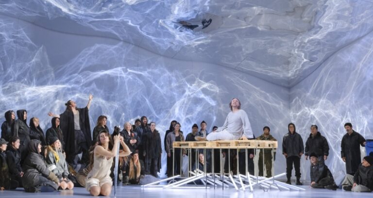 CRITIQUE, opéra. STRASBOURG, Opéra national du Rhin, le 21 janvier 2026. KORNGOLD : Le Miracle d&rsquo;Héliane. C. Schnoor, R. Furnan, J. Wagner, D. Pass… Jakob Peters-Messer / Robert Houssart