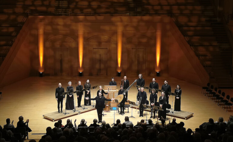 CRITIQUE, concert. METZ, Arsenal, le 14 fév 2026. VICTORIA : Missa Salve Regina, motets [1572]. La Grande Chapelle, Albert Recasens [direction]