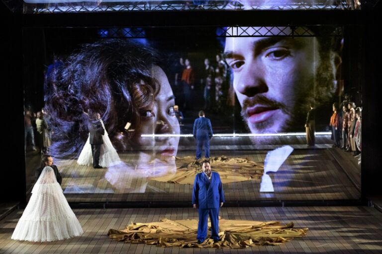 CRITIQUE, opéra. ANVERS, Opera Ballett Vlaanderen (du 22 février au 15 mars 2026). VERDI : Nabucco. D. L. de Vicente, E. Vesin, M. Roma, L. Verstaen, V. da Campo… Christiane Jatahy / Gaetano Lo Coco