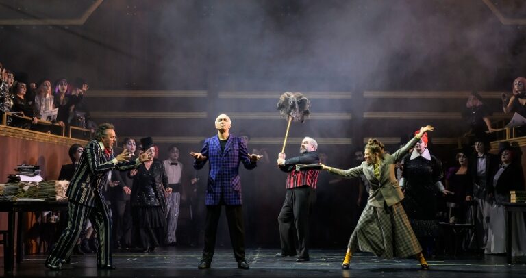 CRITIQUE, opéra. BONN, Theater Bonn, le 6 février 2026. RONNEFELD : Die Ameise. D. Henschel, N. Wacker, S. Blattert, R. Rachbauer, M. Morouse… Katerina Sokolova / Daniel Johannes Mayr