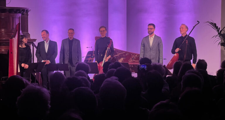 CRITIQUE, festival. MARSEILLE, 24e Festival « Mars en Baroque » (Temple de Grignan), le 15 mars 2026. C. MONTEVERDI / G. VALENTINI. Ensemble Concerto Soave, Marc Mauillon et Romain Bockler (barytons), Jean-Marc Aymes (Clavecin et direction)