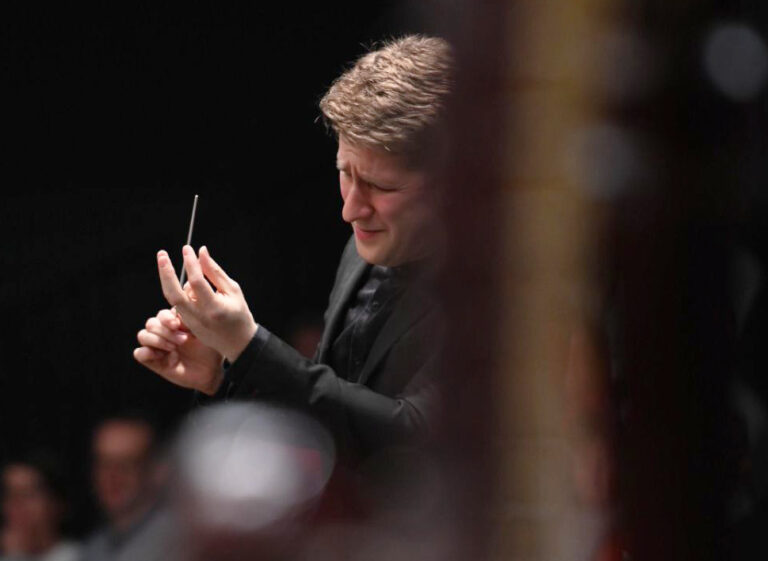 ON LILLE ORCHESTRE NATIONAL DE LILLE. Jeudi 21, ven 22 mai 2026. BEETHOVEN : 5ème Symphonie, CHOSTAKOVITCH,… Joshua Weilerstein (direction)