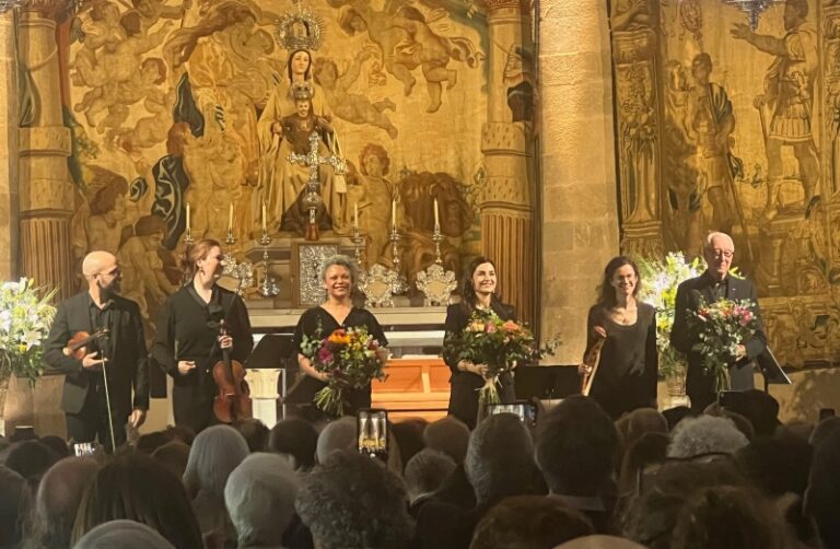 CRITIQUE, festival. PERALADA, 4e Festival de Pâques (Iglesia del Carmen), le 3 avril 2026. F. COUPERIN : Leçons de Ténèbres. Rachel Redmond, Lucia Martin Carton (sopranos), Les Arts florissants, William Christie (direction)