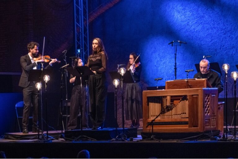 CRITIQUE, festival. PERPIGNAN, 40e Festival de Musique Sacrée (Eglise des Dominicains), le 2 avril 2026. BACH / VIVALDI. Floriane Hasler (mezzo), Le Caravansérail, Bertrand Cuiller (direction)