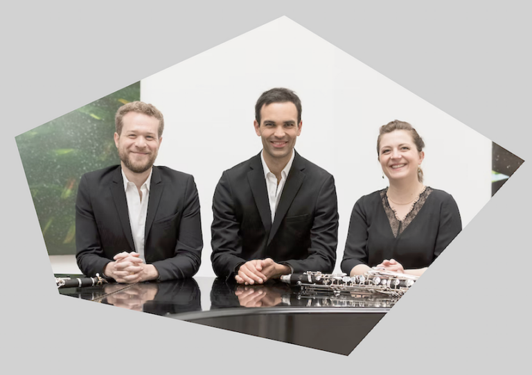 CRITIQUE, concert [création]. COMPIÈGNE, Théâtre Impérial, le 21 mai 2026. « OFFENBACH ! », TRIO AYONIS. Enguerrand de Hys, ténor / Élodie Roudet, clarinettes / Paul Beynet, piano.