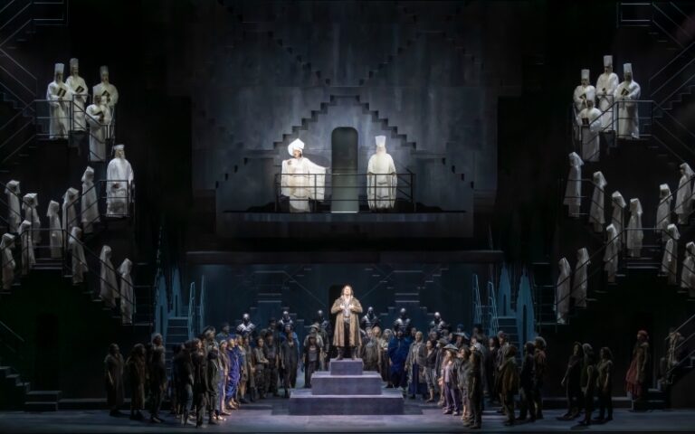 CRITIQUE, opéra. VALENCIA, Palau de Les Arts, le 16 juin 2026. PUCCINI : Turandot. E. Semenchuck, G. Kunde, C. Lopez Moreno, L. Li… Alex Ollé / Sir Mark Elder