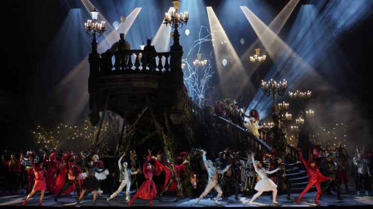 CRITIQUE, opéra. MADRID, Teatro Real, le 10 juin 2026. GOUNOD : Roméo et Juliette. J. Camarena / I. Jordi, N. Sierra / V. Santoni, B. Appl / C. Pachon, R. Tagliavini / J. Teitgen… Thomas JOLLY / Carlo RIZZI