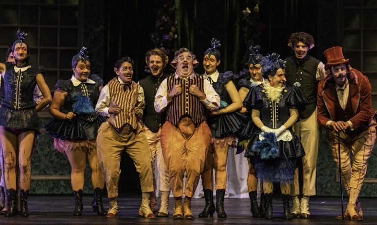 CRITIQUE, opérette. PARIS, Théâtre du Châtelet, le 12 juin 2026. OFFENBACH : La Vie parisienne. E. Lepoivre, C. Hecq, B. Lavernhe, M. Oppert…  Valérie Lesort / Alexandra Cravero