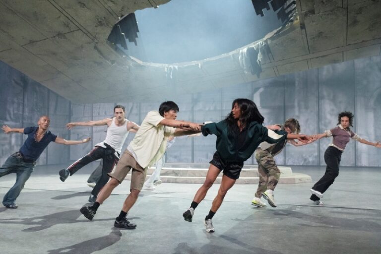 CRITIQUE, festival. 46ème festival « Montpellier Danse ». MONTPELLIER, Opéra Berlioz, le 1er juillet 2026. « Après moi, le déluge » par (La)Horde-Ballet National de Marseille (Création Mondiale)