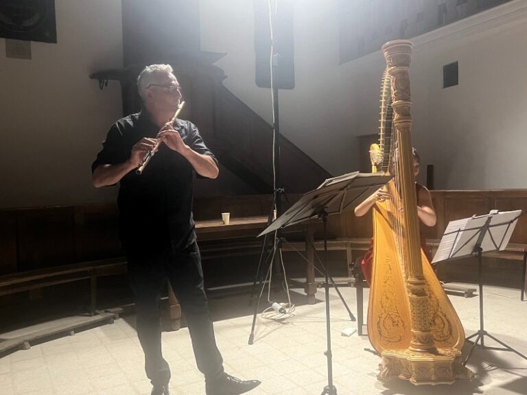CRITIQUE, festival. 50ème FESTIVAL DU VIGAN (Temple d&rsquo;Aumessas), le 21 juillet 2026. Frédéric CHATOUX (flûte) et Anaïs GAUDEMARD (harpe) dans des ouvrages de Bach, Saint-Saëns, Fauré, Ibert, Bartók et Piazzolla