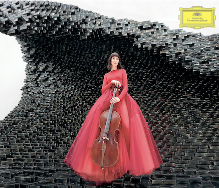 CRITIQUE CD événement. PHILIP GLASS : For Cello. Camille THOMAS, Brussels Philharmonic / Oscar Jockel, direction (2 cd DG Deutsche Grammophon)