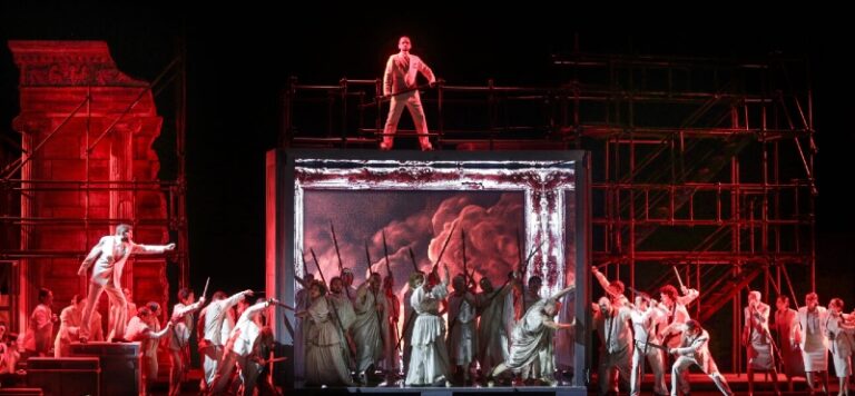CRITIQUE, opéra. PESARO, Teatro Rossini, le 21 août 2026. ROSSINI : Le Siège de Corinthe.  Davide Livermore / Carlo Rizzi