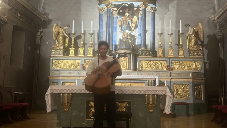 CRITIQUE, festival. 3ème CHAMONIX VALLEE CLASSICS FESTIVAL (Eglise Saint-Michel), le 1er août 2026. BACH : 4 Suites pour violoncelle seul par Edgar MOREAU
