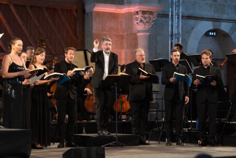 CRITIQUE, festival. 26e Rencontres Musicales de VEZELAY (Basilique Ste-Marie-Madeleine), le 23 août 2026. BACH : Passion selon St-Jean. Gli Angeli Genève, Stephan MacLeod (direction)
