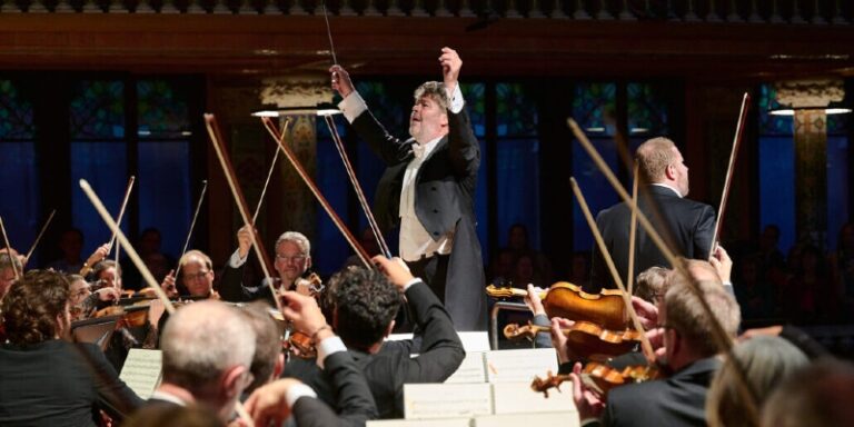 CRITIQUE, concert. BARCELONE, Palau de la Musica Catalana, le 29 août 2026. WAGNER : Extraits du « Ring ». C. Foster, K. F. Vogt, N. Brownlee, Orchestre du Festival de Bayreuth, Pablo-Heras Casado (direction)