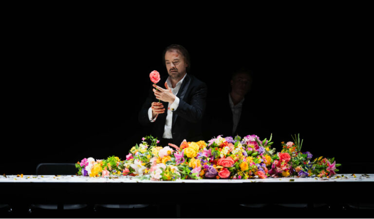 CRITIQUE, opéra. CARDIFF, Wales Millennium Centre, le 20 septembre 2026. BARTOK : Le Château de Barbe-Bleue / STRAVINSKY : Oedipus Rex. C. Rice, N. Berg, P. Hoare… Joe Hill-Gibbins / Lidiya Yankovskaya