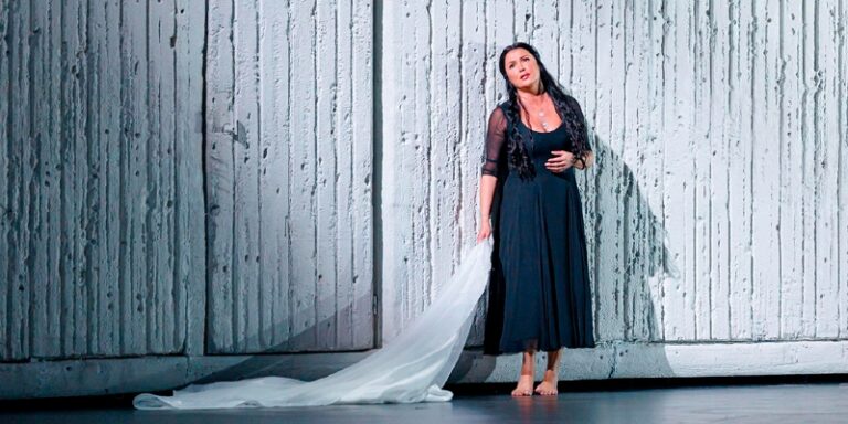 CRITIQUE, opéra. BARCELONE, Gran Teatre del Liceu, le 25 sept 2026. VERDI : Aïda. A. Netrebko, I. Gyngazov, E. Semenchuk, A. Rucinski… Shirin Neshat / Antonello Manacorda