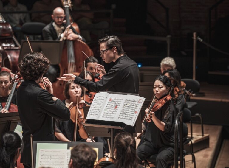 CRITIQUE, concert. TOULOUSE, Halle-aux-Grains, le 1er octobre 2026. RAUTAVAARA / VASK / STRAVINSKY. Daniel LOZAKOVICH (violon), Orchestre national du Capitole, Tarmo PELTOKOSKI (direction)