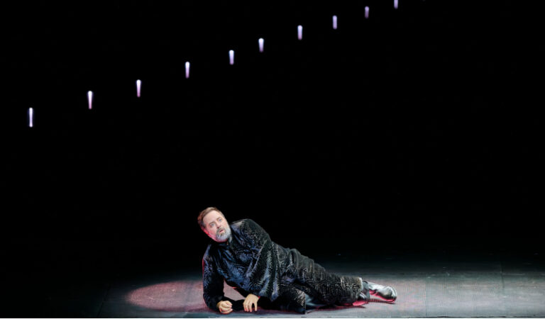 CRITIQUE, opéra. VIENNE, Staatsoper, le 4 octobre 2026. VERDI : Macbeth. E. Dupuis, A. Bartoli, N. Mavlyanov, A. Vinogradov… Barrie Kosky / Francesco Ivan Ciampa